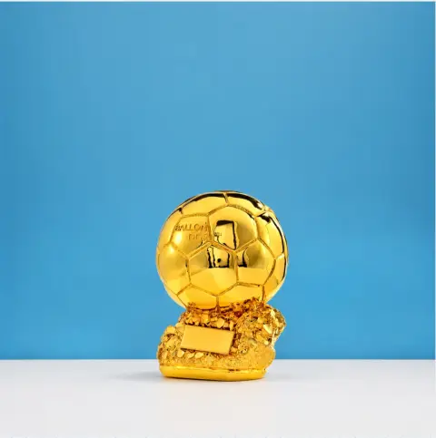 Cúp quả bóng vàng